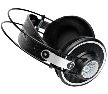 AKG K702