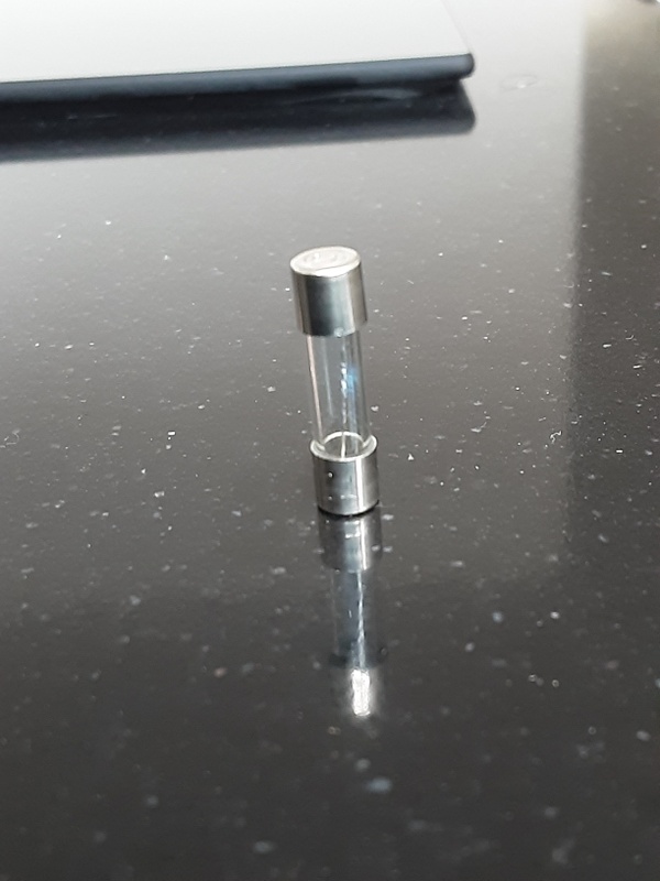 Afbeeldingslocatie: https://tweakers.net/i/BAMBXwBneLZ2LyhVjJPCAeUb3Kc=/x800/filters:strip_icc():strip_exif()/f/image/IHIj7EhwYFK9JgCQYflmdshH.jpg?f=fotoalbum_large