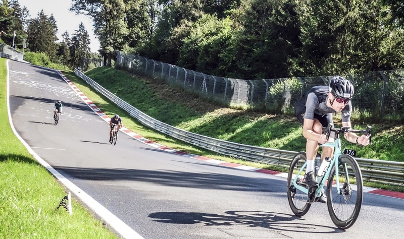 Afbeeldingslocatie: https://tweakers.net/i/BAbFt8OUu77bHO8arSdApOuG4vQ=/800x/filters:strip_icc():strip_exif()/f/image/wtXuj9Lh842oTEdoFsGyqECn.jpg?f=fotoalbum_large