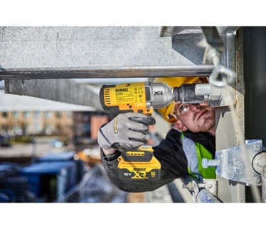 DeWalt DCF900NT-XJ