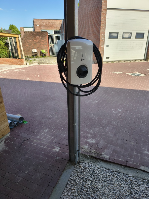 Afbeeldingslocatie: https://tweakers.net/i/BCfEARp-b91Gb4tSNd3oe5DXtbw=/x800/filters:strip_icc():strip_exif()/f/image/iDOBPnP9lyd1nmspq27OB0kF.jpg?f=fotoalbum_large