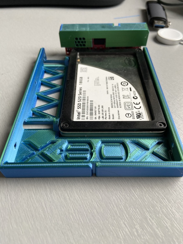 Afbeeldingslocatie: https://tweakers.net/i/BGCaxMLOYifS1gfn7KwV0HrVsbs=/x800/filters:strip_icc():strip_exif()/f/image/1bxE2U10bix7EGlOz4btwq5J.jpg?f=fotoalbum_large