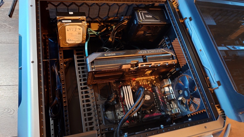 Afbeeldingslocatie: https://tweakers.net/i/BGR96qI7IbVdQe16KVBhweeGVBU=/800x/filters:strip_icc():strip_exif()/f/image/VT4QromM9HjY43a4tgx00sWb.jpg?f=fotoalbum_large