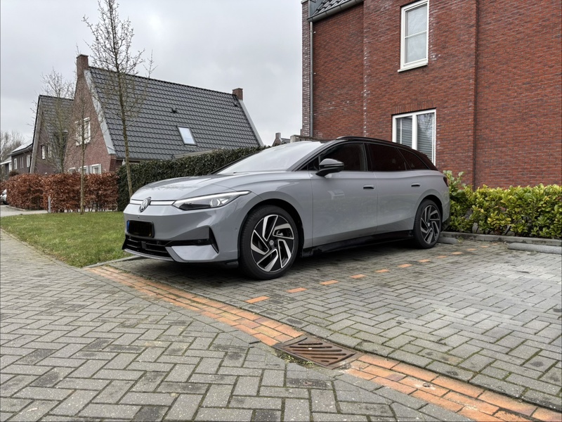 Afbeeldingslocatie: https://tweakers.net/i/BH70ado-hi8mHlHXuAjx46fYzp0=/800x/filters:strip_icc():strip_exif()/f/image/U1AadmjZdKYnjFDVxAO5P3zH.jpg?f=fotoalbum_large