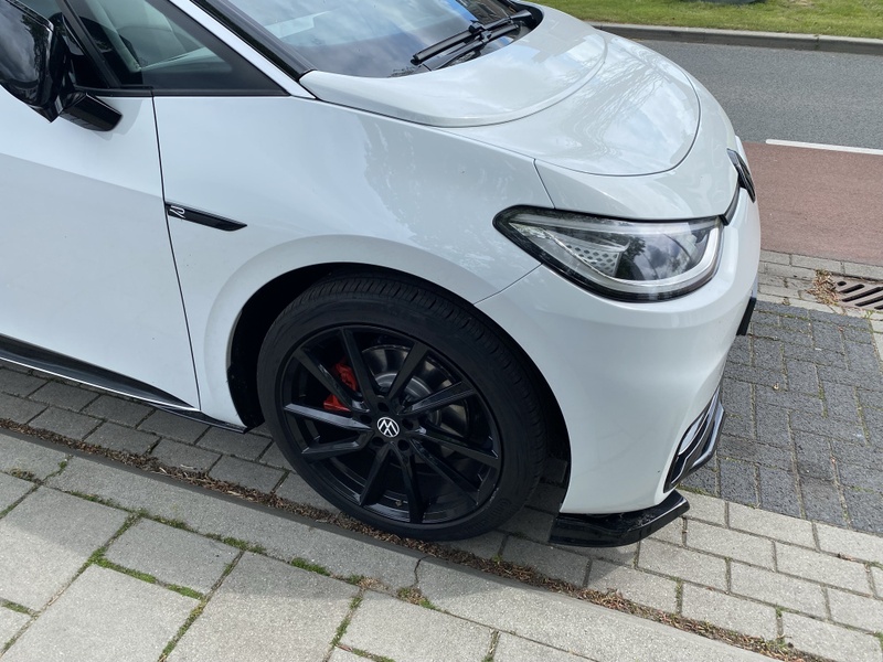 Afbeeldingslocatie: https://tweakers.net/i/BR3YE20eyesJhr-71J6n8c8NK5w=/800x/filters:strip_icc():strip_exif()/f/image/XiHXPBqEAog3tuGRj6cGAY8L.jpg?f=fotoalbum_large