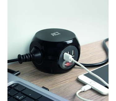ACT Stopcont Kubus 3-USB Zwart