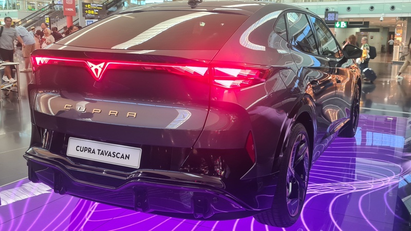 Afbeeldingslocatie: https://tweakers.net/i/BWWwMhDUGmr4F676w242EhSam3M=/800x/filters:strip_icc():strip_exif()/f/image/oCWLWIDHsmcizmxmuiRCw20D.jpg?f=fotoalbum_large