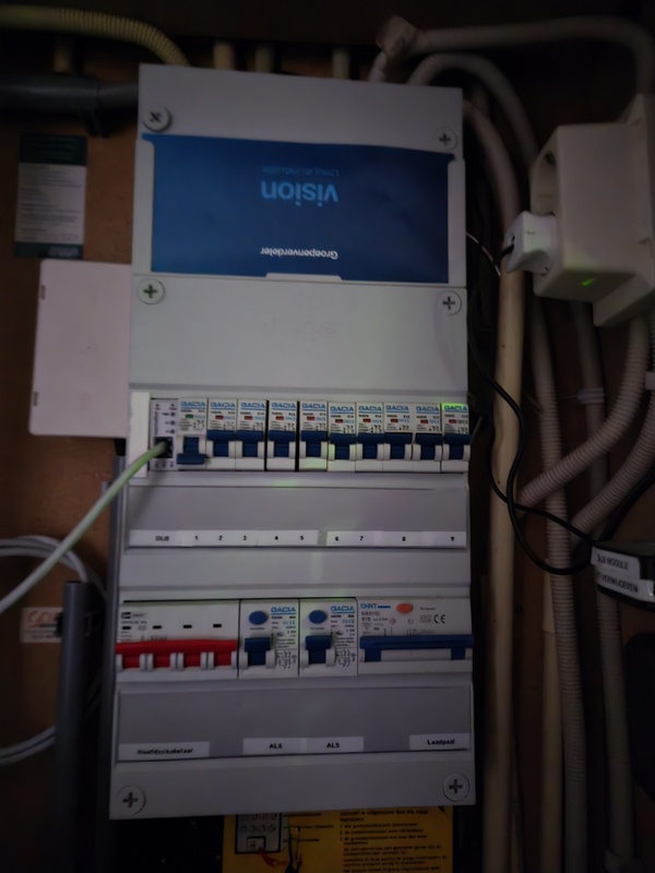 Afbeeldingslocatie: https://tweakers.net/i/BWclxxytwnbnWcQljU7BKT6LE0c=/x800/filters:strip_icc():strip_exif()/f/image/RSmYqm86SQwjvg6fH35EmQ9Q.jpg?f=fotoalbum_large