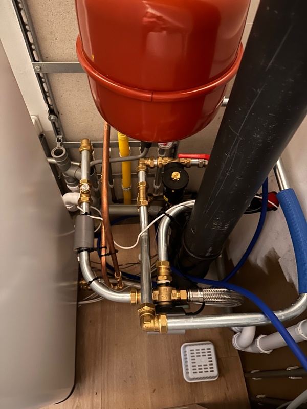 Afbeeldingslocatie: https://tweakers.net/i/BXYYrMvvrM95NbpYvwdXSh0i2MI=/x800/filters:strip_icc():strip_exif()/f/image/TrPNZg9JrR7UDpMlSjoH4eBq.jpg?f=fotoalbum_large