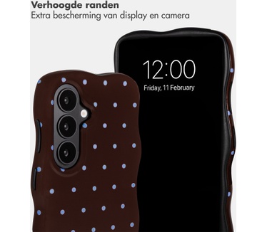 Selencia Vivid Wavy Backcover met MagSafe voor de Samsung Galaxy S26 - Happy Dots Chocolate