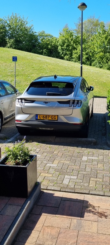 Afbeeldingslocatie: https://tweakers.net/i/BdFegdeYv5NwjtQMIaVUwUYwcuU=/x800/filters:strip_icc():strip_exif()/f/image/WVV57UVPTQzh5shBwbevsPpC.jpg?f=fotoalbum_large