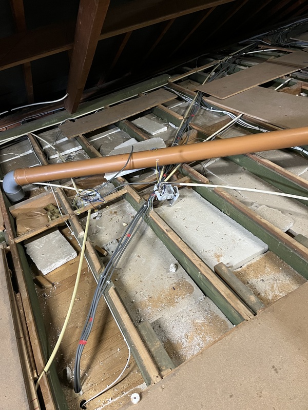 Afbeeldingslocatie: https://tweakers.net/i/BjEhbvKM9KKJ50FmikvJth4SvTQ=/x800/filters:strip_icc():strip_exif()/f/image/7wp9s27sUdftl7gXVNEqCfQJ.jpg?f=fotoalbum_large