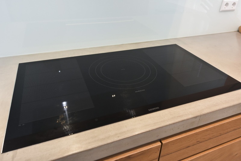 Afbeeldingslocatie: https://tweakers.net/i/BjpYJa49K8VzgdIzv3xfkxK2zT8=/800x/filters:strip_icc():strip_exif()/f/image/wGiAITmv2ArOXUTpN5JQ4erz.jpg?f=fotoalbum_large