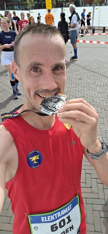 Afbeeldingslocatie: https://tweakers.net/i/BjqpGTX75_W4kghFB7QmGErd3bA=/x800/filters:strip_icc():strip_exif()/f/image/dyz5wsV5QrTlH4F7JVXk3Xi6.jpg?f=fotoalbum_large
