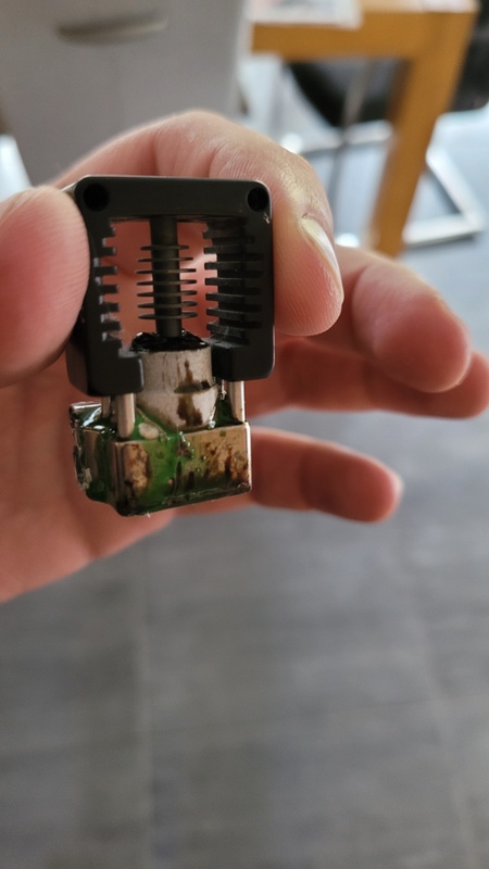 Afbeeldingslocatie: https://tweakers.net/i/BlgmdJT8LhKKpnliipMMjbJdwdU=/x800/filters:strip_icc():strip_exif()/f/image/WXny718n0O2Kr9SNtev6JLQb.jpg?f=fotoalbum_large