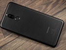 Productfoto's round-up middenklassesmartphones 