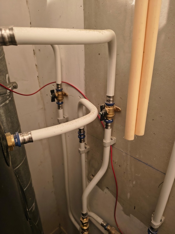 Afbeeldingslocatie: https://tweakers.net/i/Br0he6BHgH4qg6Rsq_4RzHoiOA4=/x800/filters:strip_icc():strip_exif()/f/image/QKesA9WY1loy7xGLuYwo0ja0.jpg?f=fotoalbum_large