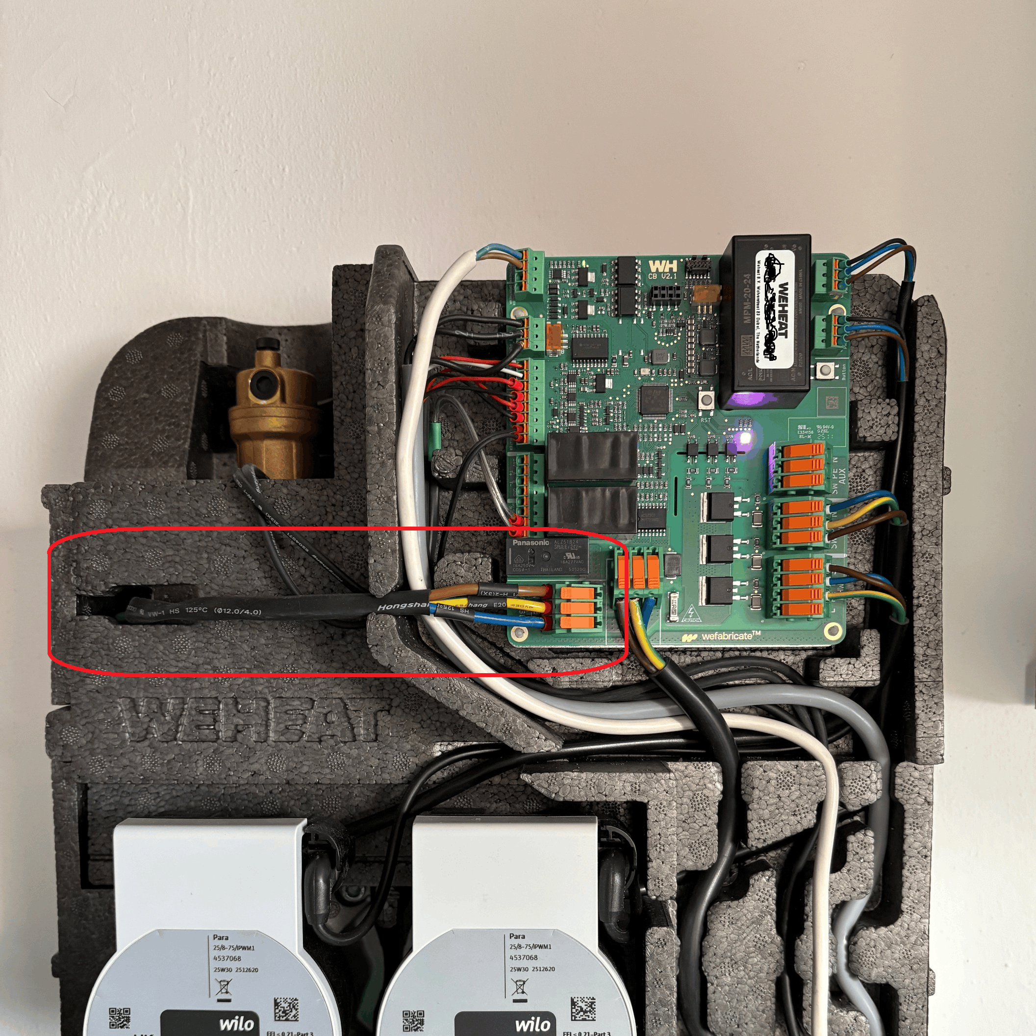 Afbeeldingslocatie: https://tweakers.net/i/Br7B_oFd-LOpi6-9PaqpBLPWOwA=/fit-in/4000x4000/filters:no_upscale():strip_exif()/f/image/tjKb5cAE8Igy113shNvyndAP.png?f=user_large
