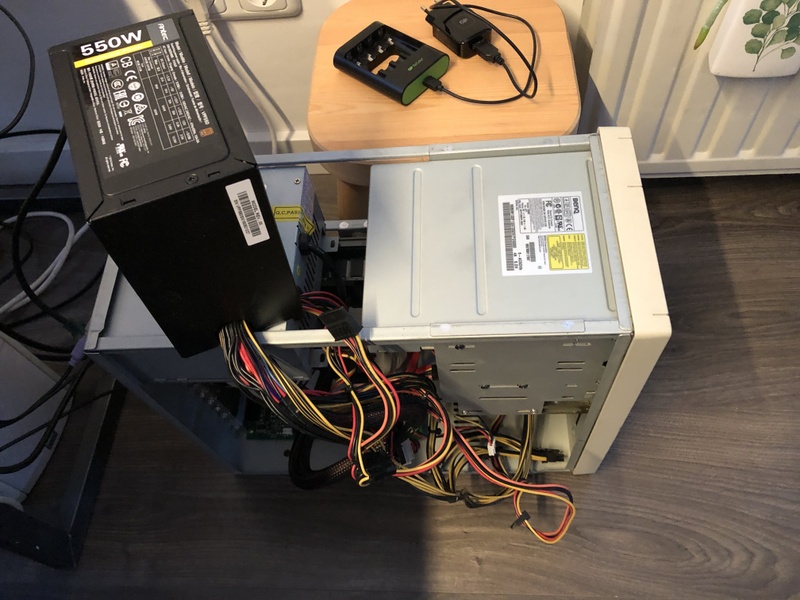 Afbeeldingslocatie: https://tweakers.net/i/Bun0kphi2t171ywNK16z7lEfyF8=/800x/filters:strip_icc():strip_exif()/f/image/FNB5YJE3BqTMxeJPz65U0dNh.jpg?f=fotoalbum_large