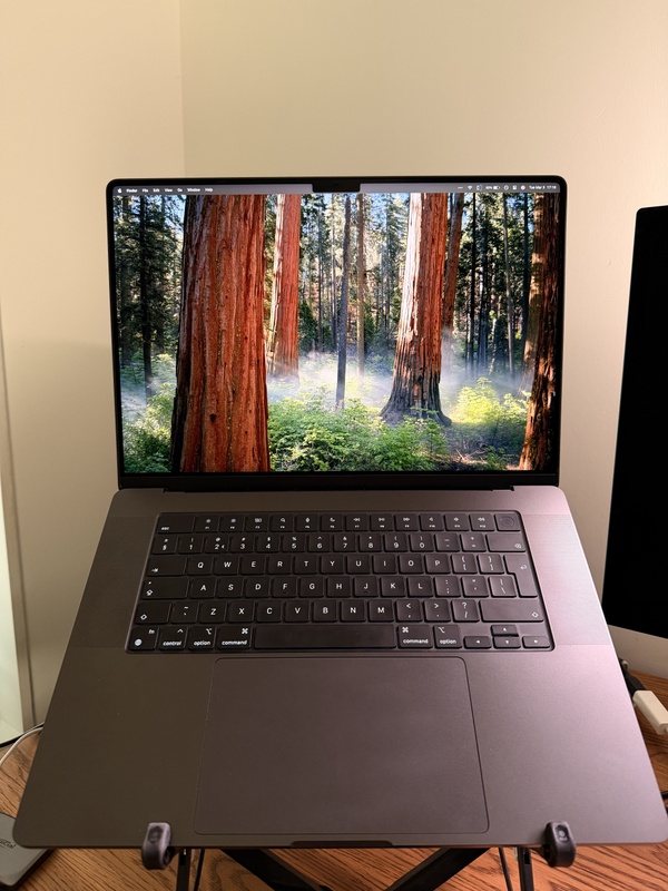Apple MacBook Pro 2024 16