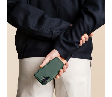 Accezz Edge Backcover met MagSafe voor de Apple iPhone 18 Pro / 17 Pro - Groen