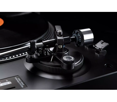 Dual DUAL DTJ 303 USB DJ-DRAAITAFEL MET DIRECTE AANDRIJVING EN DUBBEL CARDANISCHE TOONARM