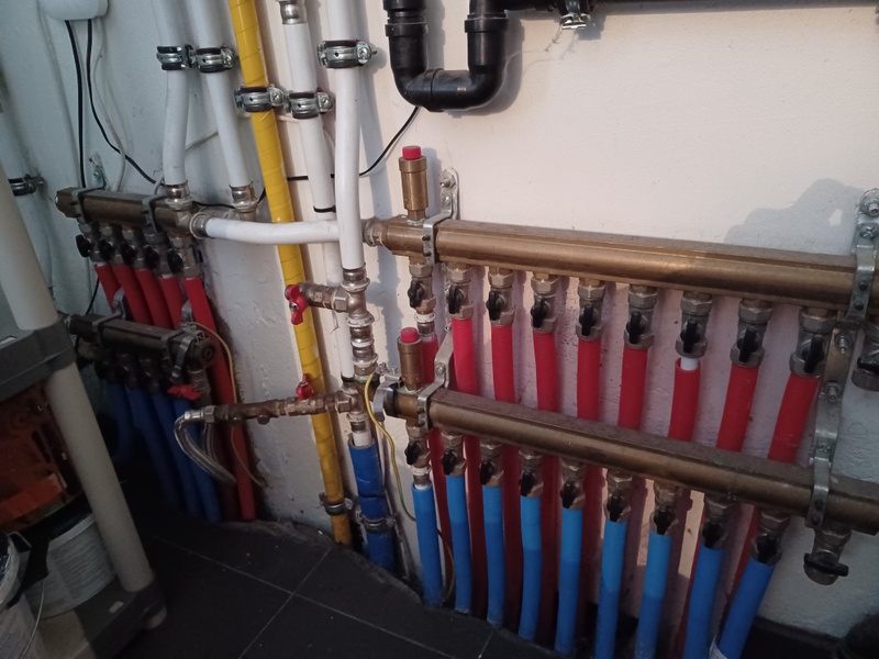 Afbeeldingslocatie: https://tweakers.net/i/CBCmNtXr10EqB3sYsNC_I0TpXBM=/800x/filters:strip_icc():strip_exif()/f/image/MdtTw4C5MgE6MVxZHGx2gZ2t.jpg?f=fotoalbum_large