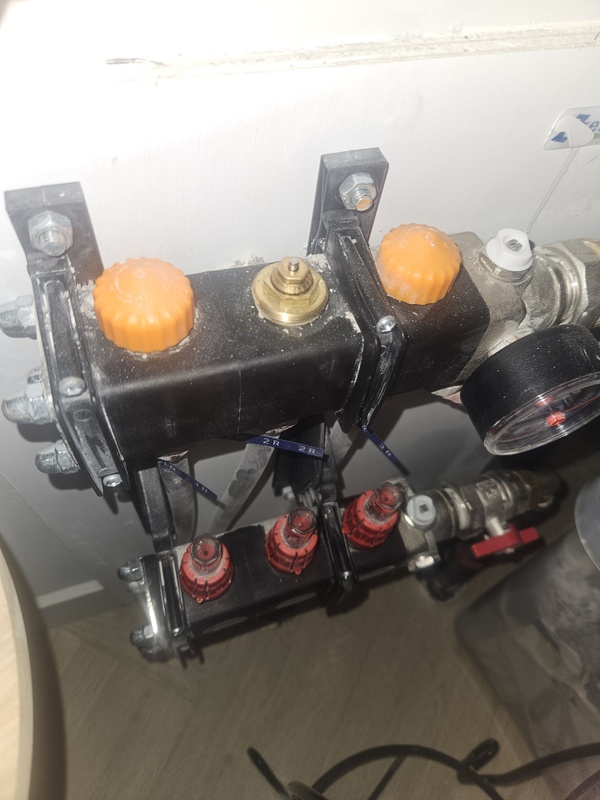 Afbeeldingslocatie: https://tweakers.net/i/CImLRZBeXi1V-CZ0XvlAnQD2Iv0=/x800/filters:strip_icc():strip_exif()/f/image/0z4Q1QCI6ddx7cldnvPbW2I6.jpg?f=fotoalbum_large