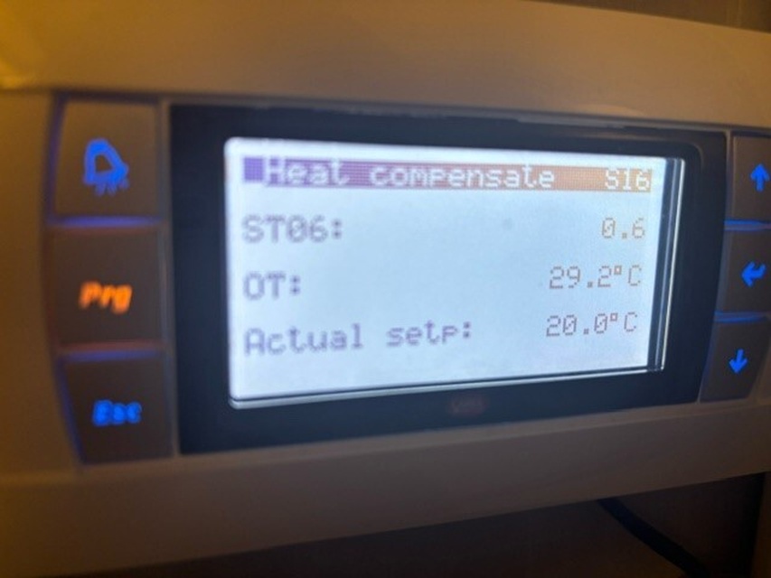 Afbeeldingslocatie: https://tweakers.net/i/CM-9cwLXZj7gI5Ji6oM7QCexLAM=/full-fit-in/4920x3264/filters:max_bytes(3145728):no_upscale():strip_icc():fill(white):strip_exif()/f/image/71eiQitgw0FVCDNrOiW3edFr.jpg?f=user_large