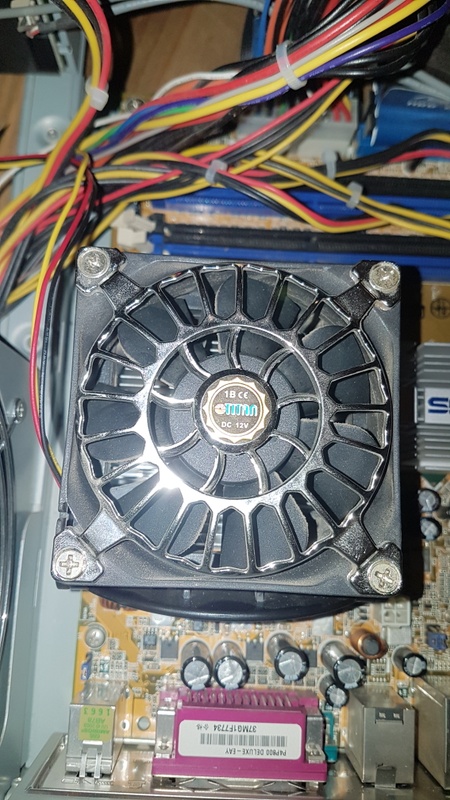 Afbeeldingslocatie: https://tweakers.net/i/COQQJQWmyZeC2GVwByu0w8Bhypc=/x800/filters:strip_icc():strip_exif()/f/image/G0lnin548K7uBzTNVihmHbrc.jpg?f=fotoalbum_large