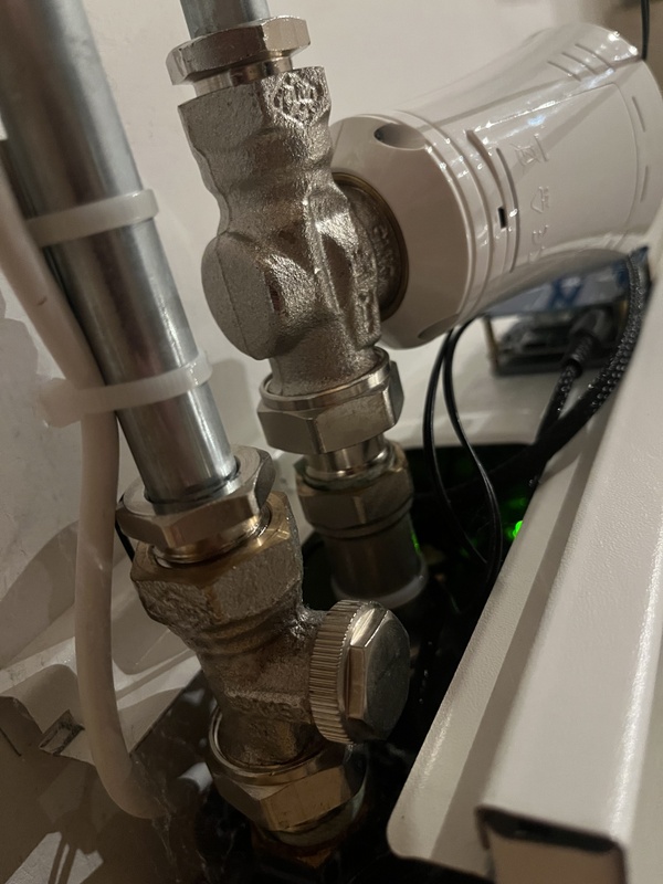 Afbeeldingslocatie: https://tweakers.net/i/CTyn4coN-iI3d94zCzvqVlSiJXg=/x800/filters:strip_icc():strip_exif()/f/image/0qUns0JmN8yp0OMMee6ISbcf.jpg?f=fotoalbum_large