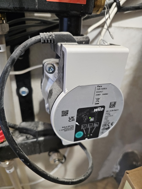 Afbeeldingslocatie: https://tweakers.net/i/CUeeYGIiht3uas7l-04jNqqW2VA=/x800/filters:strip_icc():strip_exif()/f/image/8ezZCBKdAmIGLG8Oc78KCYPQ.jpg?f=fotoalbum_large