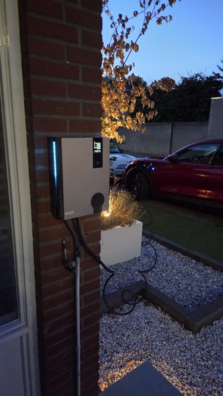 Afbeeldingslocatie: https://tweakers.net/i/CVzdPGUe1c0Utonicx3F_iwJDFc=/x800/filters:strip_icc():strip_exif()/f/image/NDqdX1Clh8txtnDSP32JBmj3.jpg?f=fotoalbum_large