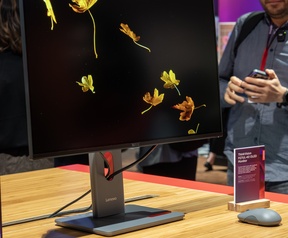 MSI PRO MAX OLED 271UPJW12 en Lenovo ThinkVision P27UL-40