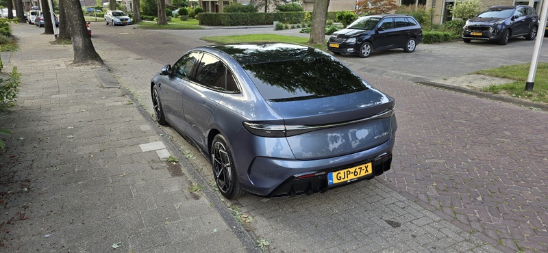 Afbeeldingslocatie: https://tweakers.net/i/CXbLMus5d0KTOQVpAzd7_RuZ3sY=/800x/filters:strip_icc():strip_exif()/f/image/0ur7yBNAFBiiFWxSDPfhBY8M.jpg?f=fotoalbum_large