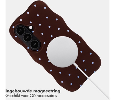 Selencia Vivid Wavy Backcover met MagSafe voor de Samsung Galaxy S26 - Happy Dots Chocolate