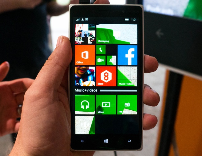 Lumia 830
