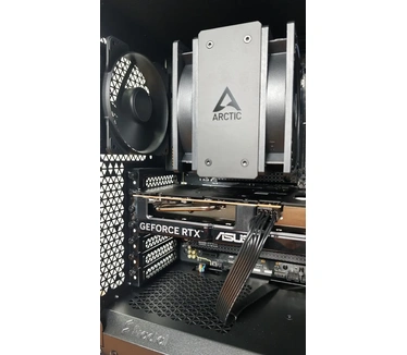 Xenith Essential Stealth Ti - Ryzen 5 7600 - GeForce RTX 5060 Ti - 16 GB DDR5