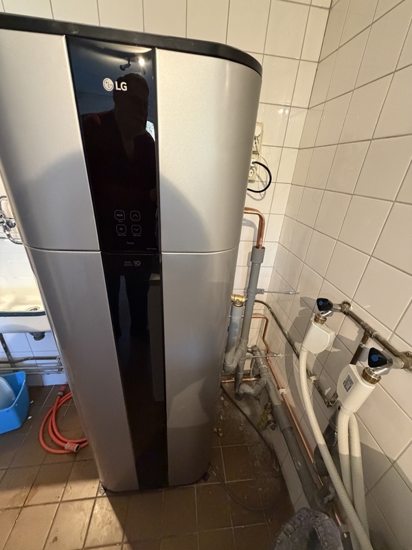Afbeeldingslocatie: https://tweakers.net/i/Cls3WizYe3aWlbfC-A9K54Iv_Go=/x800/filters:strip_icc():strip_exif()/f/image/B7TT8npX9kqOYasLm7miFJQC.jpg?f=fotoalbum_large
