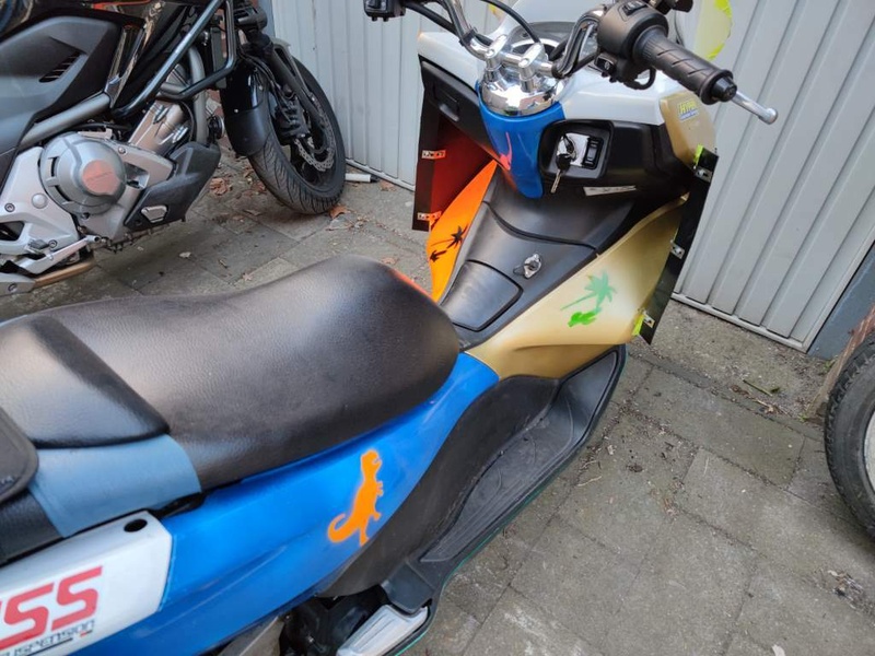 Afbeeldingslocatie: https://tweakers.net/i/CodVzt3MkCixGkP--lHhMsEOsiM=/800x/filters:strip_icc():strip_exif()/f/image/bK8fMJEm3as0bULfPEDXjWaH.jpg?f=fotoalbum_large