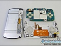 Xperia Play uit elkaar geschroefd