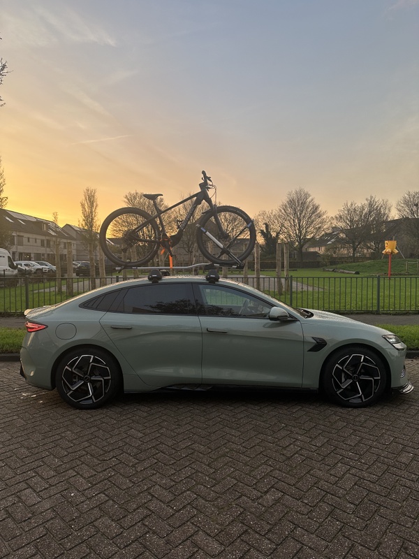 Afbeeldingslocatie: https://tweakers.net/i/CpHh8NRUzCuu4AizQh9WwAGVs1Q=/x800/filters:strip_icc():strip_exif()/f/image/PDmc6GTnuexYFsUa8qIoZ2yT.jpg?f=fotoalbum_large