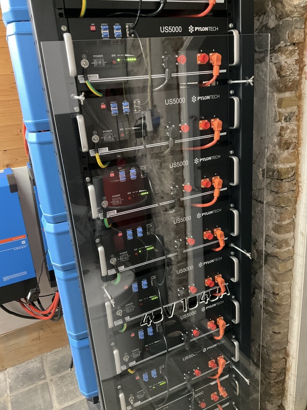 Afbeeldingslocatie: https://tweakers.net/i/Cqszdlu3OZDS_AGITLx_DCuQuRQ=/x800/filters:strip_icc():strip_exif()/f/image/S76bNbWxf3IZc6ZvIlSzy9oi.jpg?f=fotoalbum_large