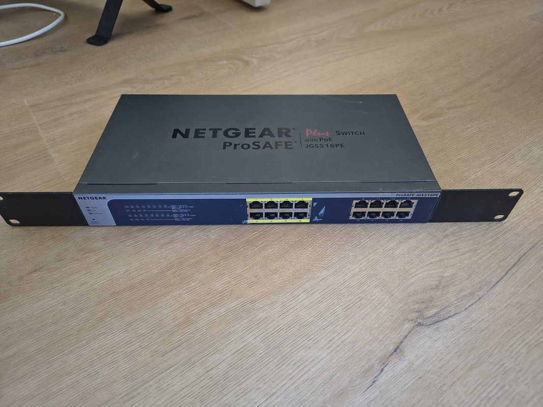 Netgear JGS516PE ProSafe 16 Port Gigabit Rackmount Switch aangeboden ...