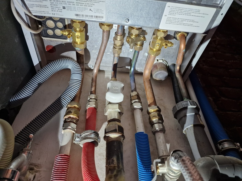 Afbeeldingslocatie: https://tweakers.net/i/D9-_G61jRxLguqJ0TNEUwt2MaMU=/800x/filters:strip_icc():strip_exif()/f/image/ufmrgHMFZL1Vqf4ycwnYTN1x.jpg?f=fotoalbum_large