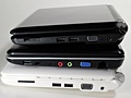 Netbooks dicht op elkaar zijkant 2