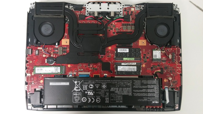 Asus GX700
