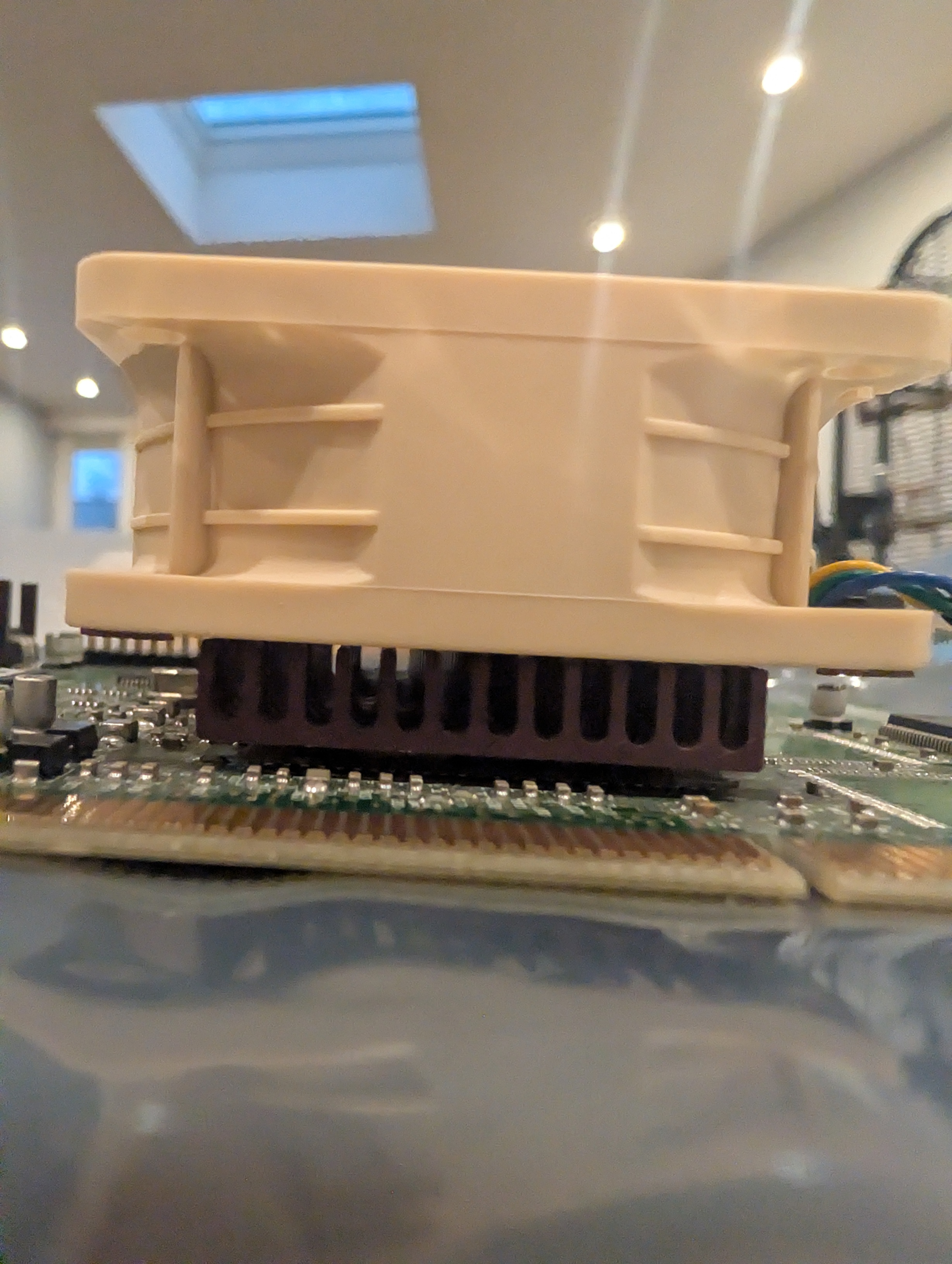 Afbeeldingslocatie: https://tweakers.net/i/DTrGEwIXTv65dkoUjBbrunrrfNU=/fit-in/4920x3264/filters:max_bytes(3145728):no_upscale():strip_icc():strip_exif()/f/image/AQB7XOhvSQPlAmHIeTTgCMxb.jpg?f=user_large