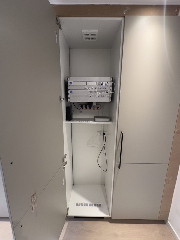 Afbeeldingslocatie: https://tweakers.net/i/DW5bBy4OutfuXqLGca197EQorQs=/x800/filters:strip_icc():strip_exif()/f/image/xey511rvMIvOVMs87av9zhTt.jpg?f=fotoalbum_large