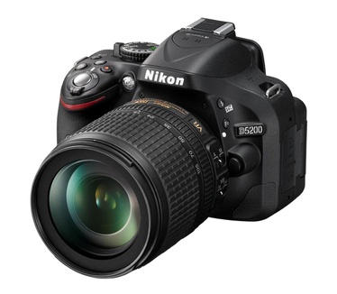 Nikon D5200 + AF-S DX 18-105mm f/3.5-5.6G ED VR Zwart